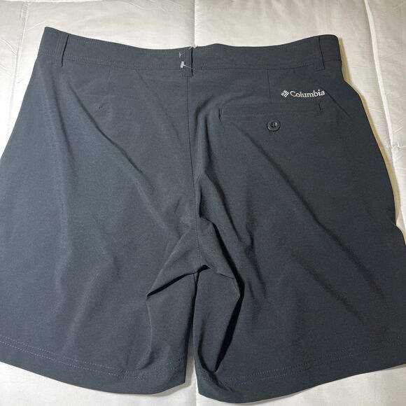 Columbia Men’s Mill Creek II 8” Tech Hike Shorts  Black Size 34 Omnishade SPF 50 - Picture 8 of 11